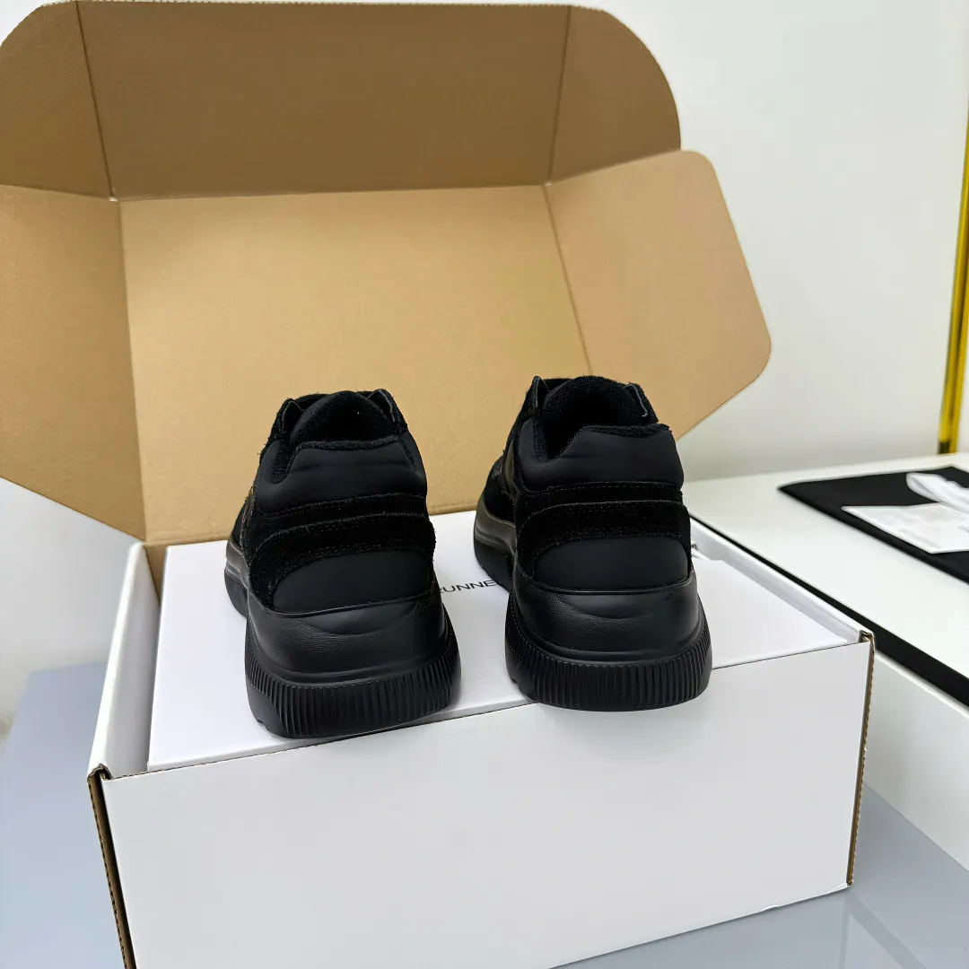 👟👟Ex-factory price 620👟👟 Chanel bread shoes ~ original calfskin panda shoes Chanel 25C latest hot style panda black and white sports shoes casual sneakers Xiaoxiang hot item classic black and white panda color coco girls must pay Fabric: original custom mixed sheepskin lining: original imported breathable mesh lining outsole: Original molded rubber + TPU combination Size: Women's 35-41